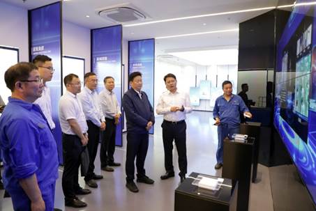 打造向上向前第一象限生力軍 錘煉甘于做人做事作難、受苦受累受屈的企業(yè)家隊伍——河南投資集團黨委書記、董事長劉新勇蒞臨安彩高科開展主題教育調(diào)研
