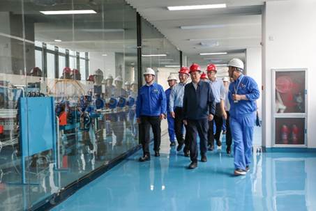 打造向上向前第一象限生力軍 錘煉甘于做人做事作難、受苦受累受屈的企業(yè)家隊伍——河南投資集團黨委書記、董事長劉新勇蒞臨安彩高科開展主題教育調(diào)研