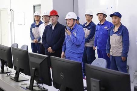 打造向上向前第一象限生力軍 錘煉甘于做人做事作難、受苦受累受屈的企業(yè)家隊伍——河南投資集團黨委書記、董事長劉新勇蒞臨安彩高科開展主題教育調(diào)研